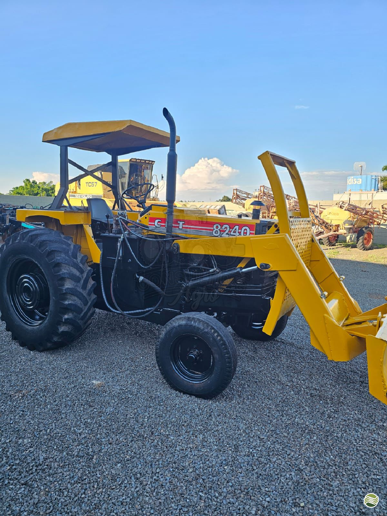 TRATOR CBT CBT 8240 Tração 4x2 Consulting Agro ITUVERAVA SÃO PAULO SP